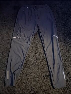 Finish Line Black Reflective-Trim Men's Jogger Pants